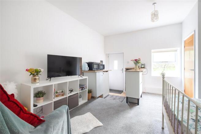 9 bed Semi-Detached for sale Image 11