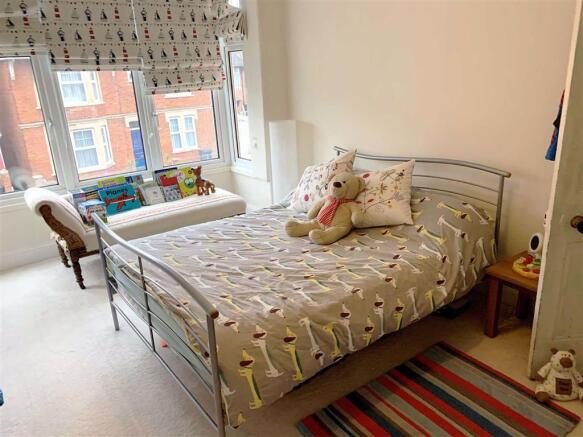 BEDROOM 1: