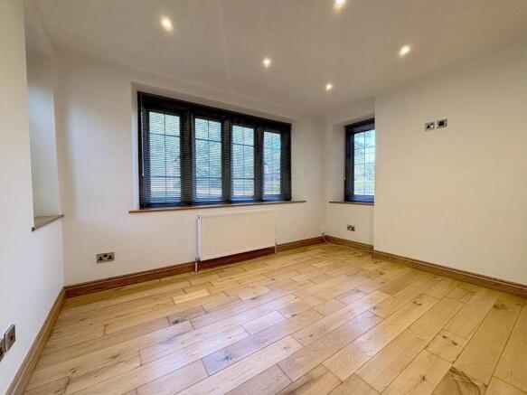 2 bed Flat to rent Image 6