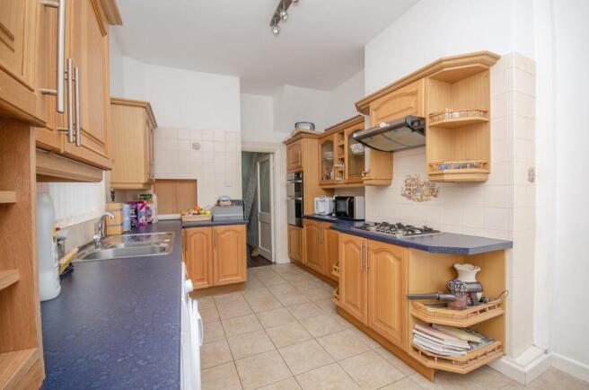 Kitchen pic 2.jpg