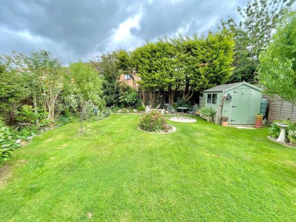 8 Priory Road Rea...
