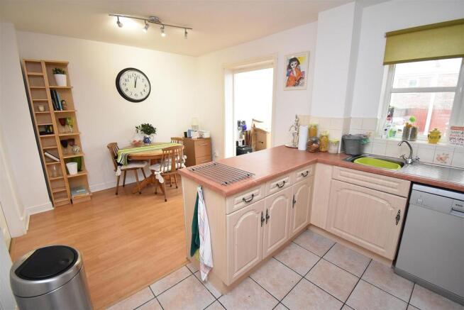 KITCHEN DINER.jpg
