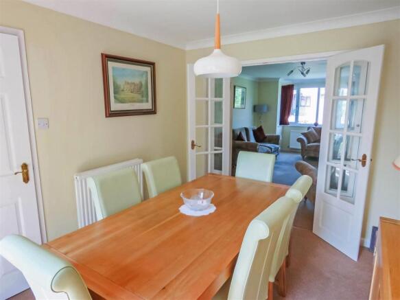 Dining Room 1.JPG