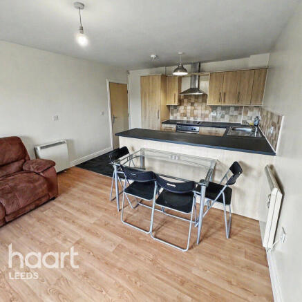 2 bed Apartment for sale Image 4