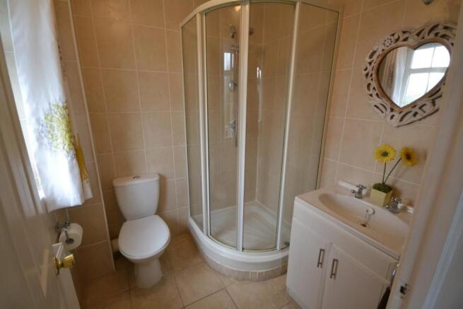 ENSUITE SHOWER ROOM