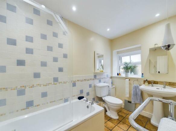 Bathroom.jpg