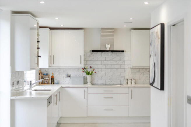 1429642-3-69b929d...