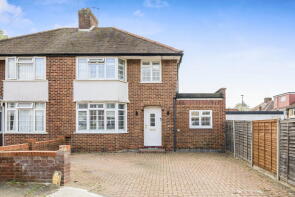 8, Oak Gardens, Edgware HA8 5LF