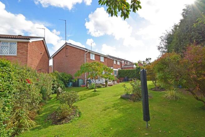8 Crabtree Close, rear b.jpg
