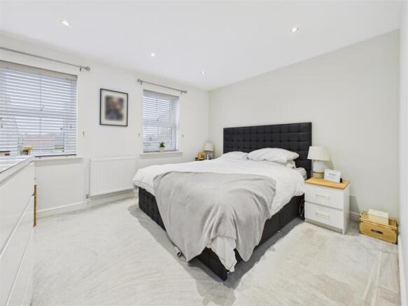 3 bed Semi-Detached for sale Image 5