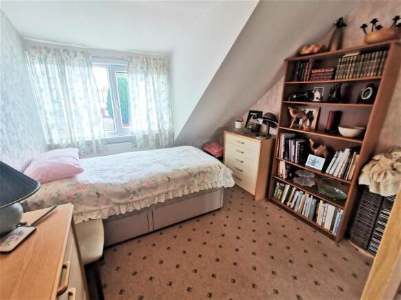 BEDROOM 2