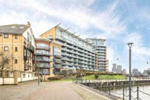 18, 36 Western Beach, Hanover Avenue, Silvertown, London E16 1DW
