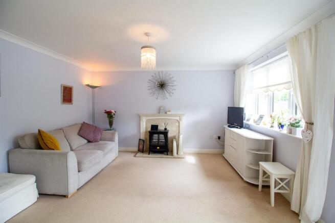 Living Room1.jpg