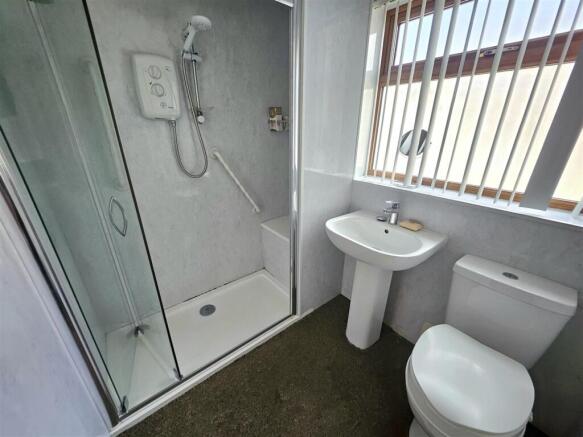 3 bed Detached Bungalow for sale Image 7