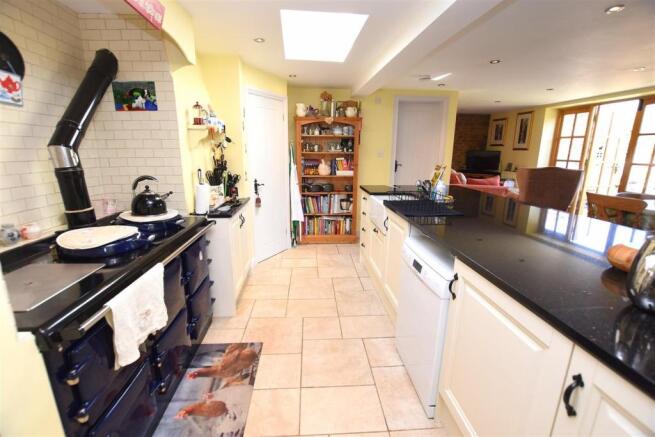 kitchen 1.JPG