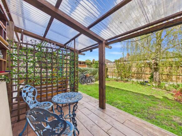3 bed Terraced for sale Image 11