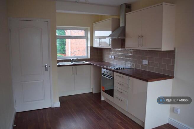 2 bed Semi-Detached to rent Image 4