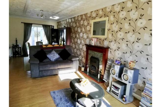 Lounge/Dining Room