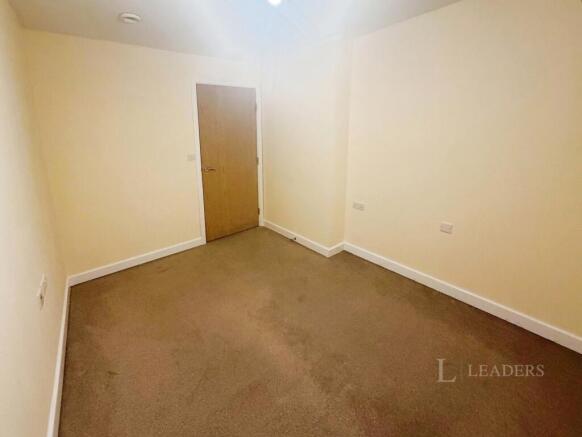 2 bed Flat to rent Image 10