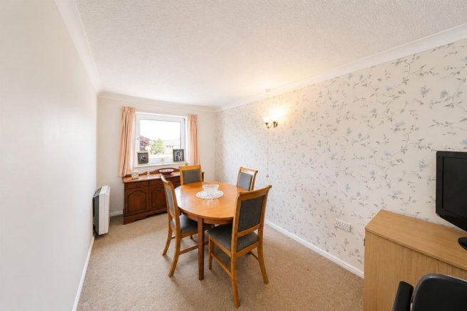 2 bed Flat for sale Image 9