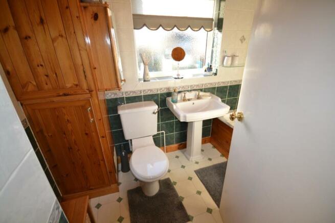 BATHROOM SUITE