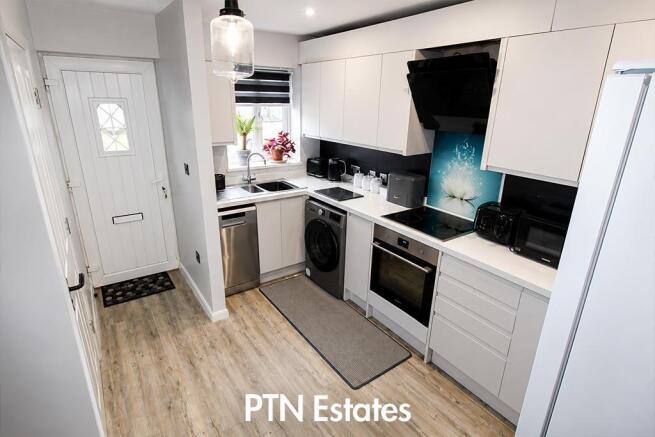 kitchen 2.jpg