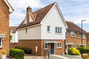 11, Chandlers Field Drive, Haywards Heath RH16 4UT