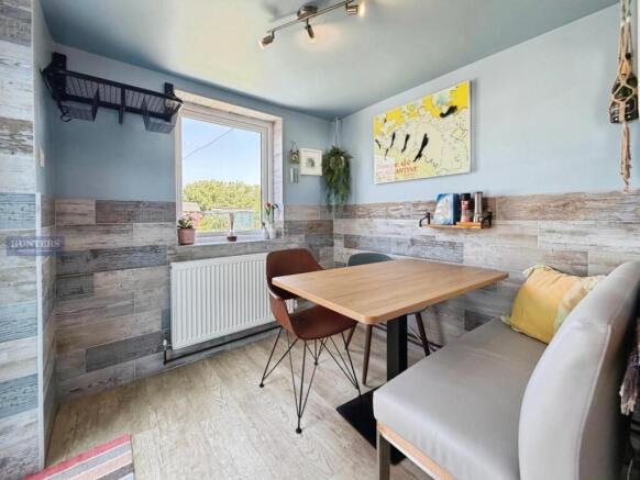 Kitchen/Dining Area
