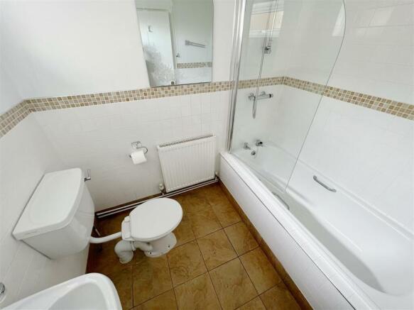 Bathroom.JPG