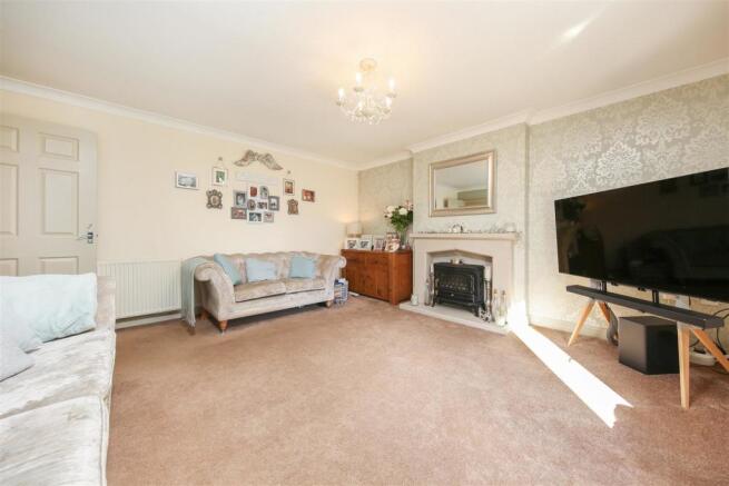 Living Room3.jpg