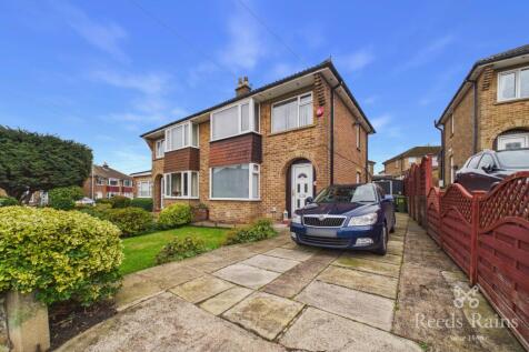 Thorpe Green Drive, Golcar, Huddersfield, West Yorkshire, HD7
