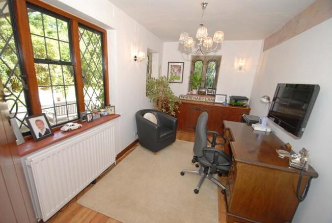 Photo 10