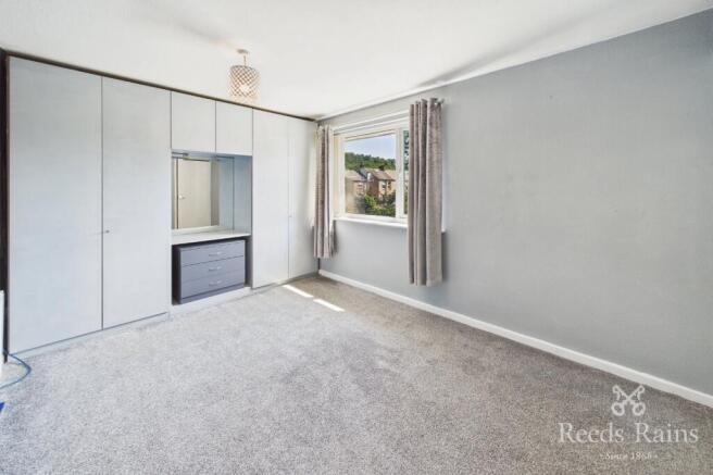 2 bed End of Terrace to rent Image 4