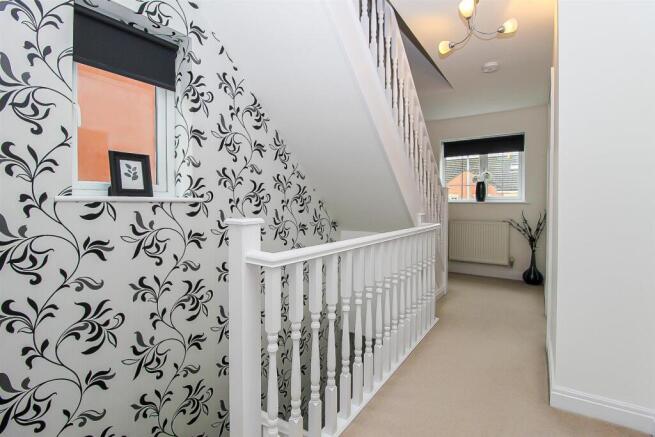 3 bed Town House for sale Image 8