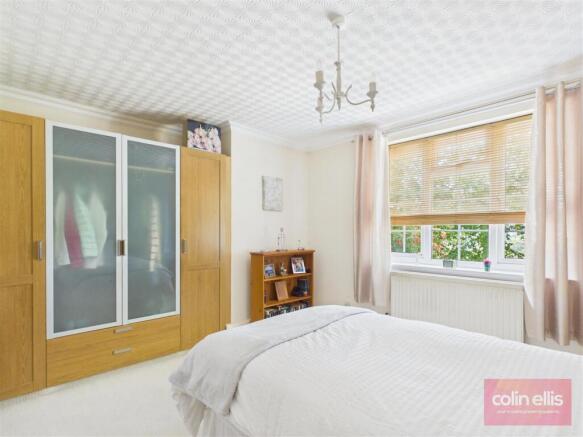 2 bed Ground Flat for sale Image 11