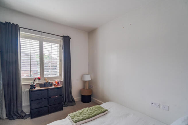 2 bed Flat for sale Image 9