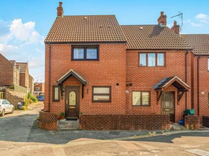 St. Benedicts Close, Glastonbury, BA6