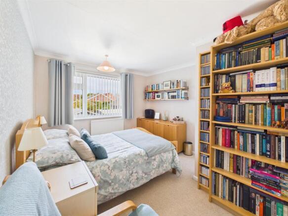3 bed Semi-Detached for sale Image 6