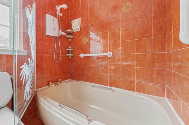 Bathroom - 2.26m (7'