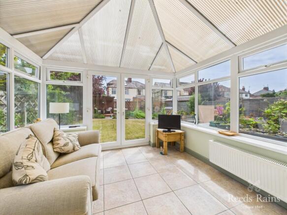 4 bed Detached for sale Image 7