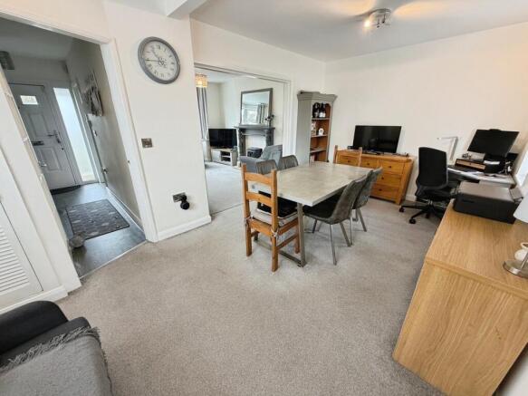 3 bed Semi-Detached for sale Image 9