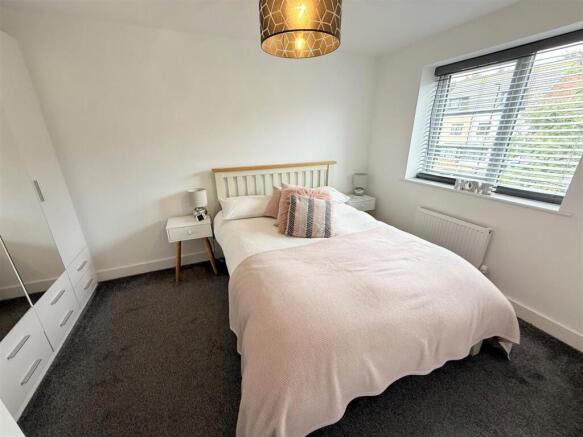 4 bed Town House for sale Image 6