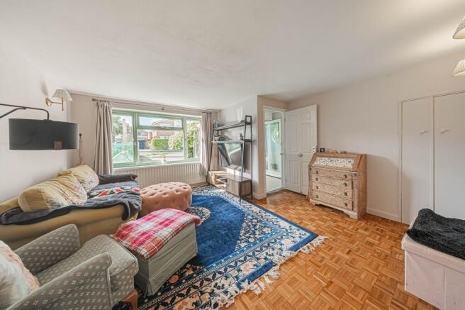 Allwood Crescent, Wivelsfield Green, RH17 photo 3