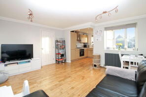 Flat 13, 121 135 Oriel House, London Road, Romford RM7 9QN