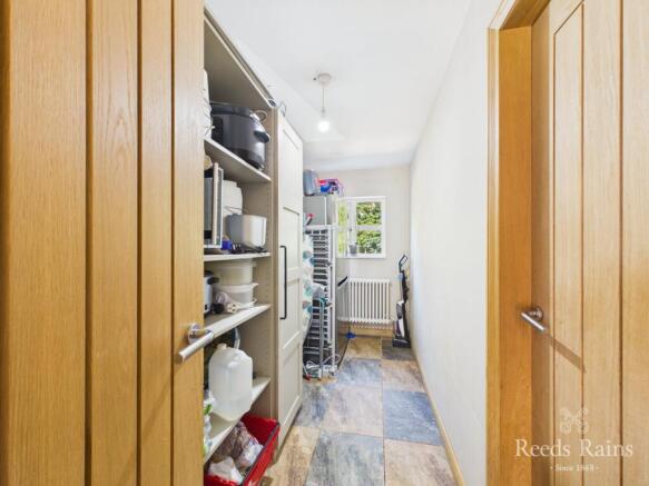 4 bed Detached for sale Image 11