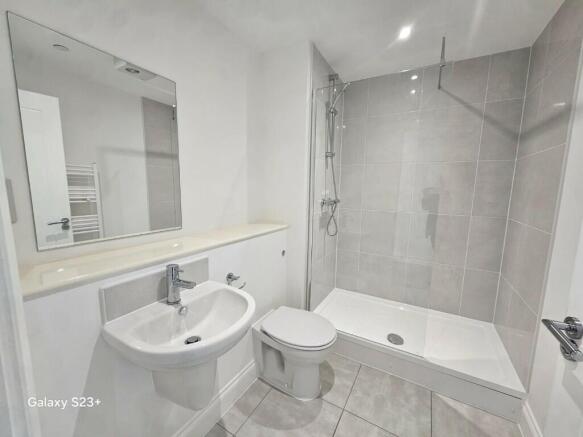 1 bed Apartment to rent Image 5