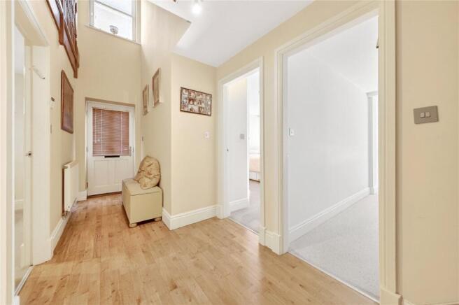 3 bed Apartment for sale Image 10