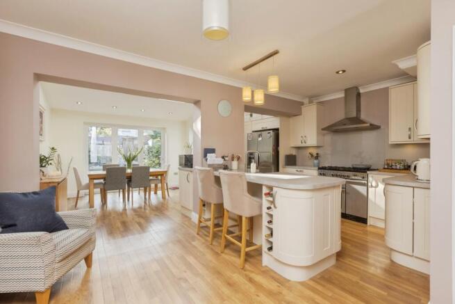 Kitchen/Dining