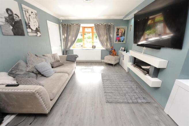5 bed Semi-Detached for sale Image 6