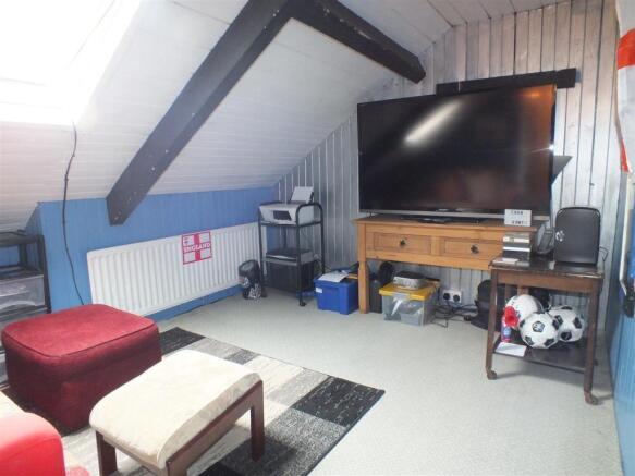 bedroom 4 (rear)